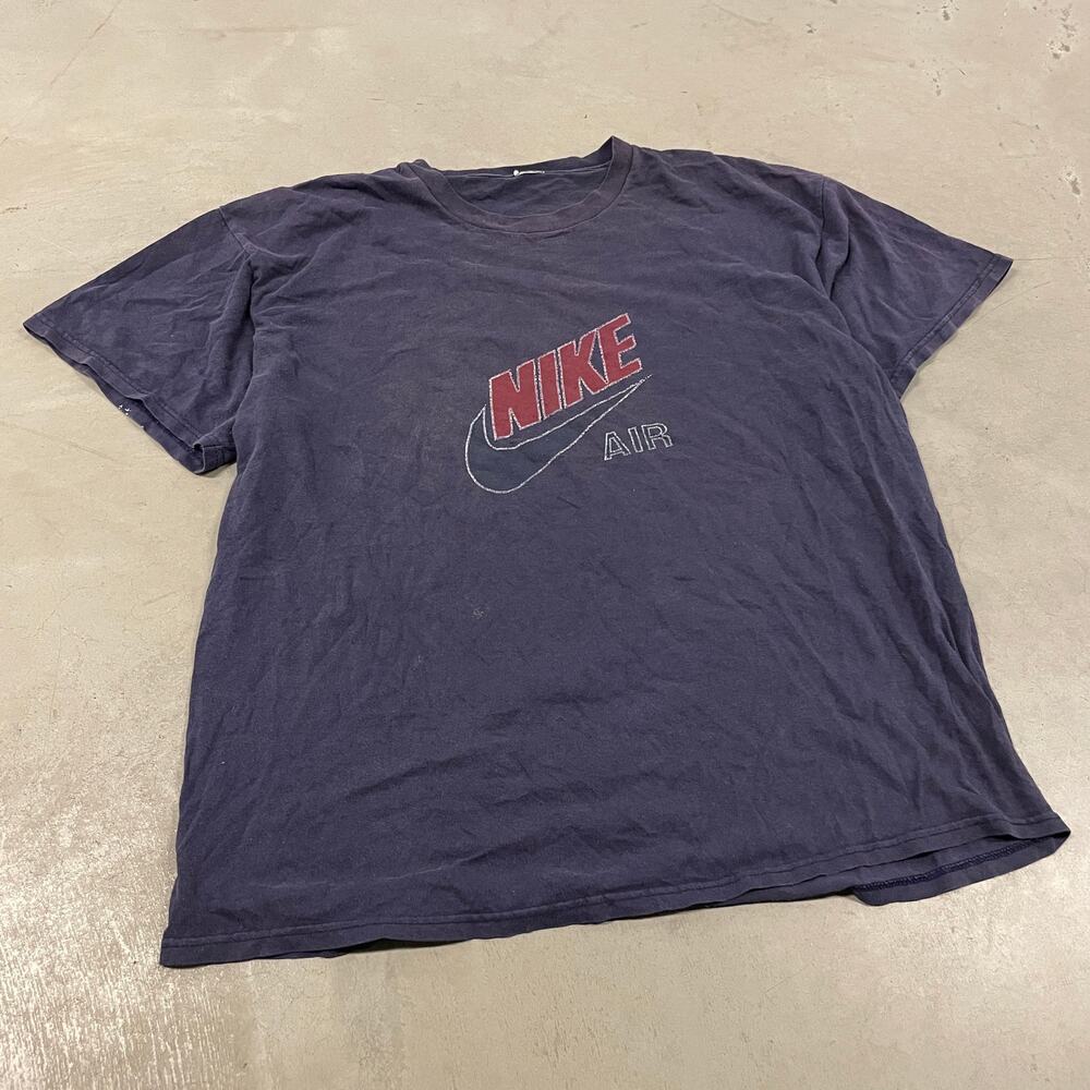 Y2K Nike graphic t-shirt